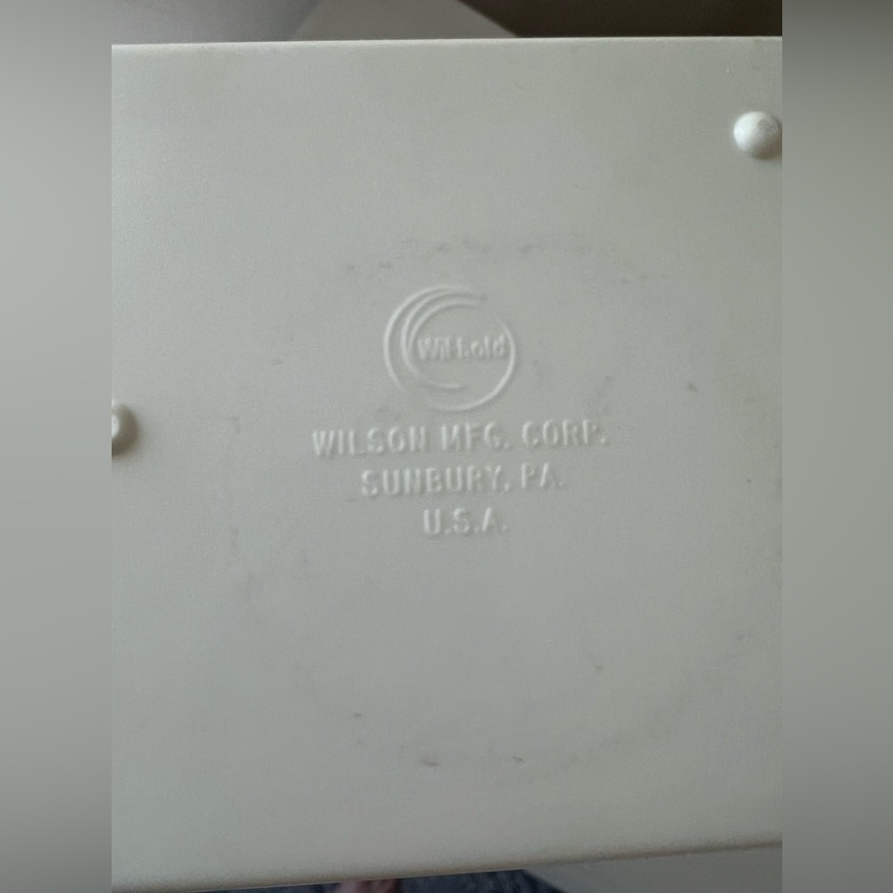 Vintage Wilson Wil-Hold Plastic Storage Box | White Embossed Roses - Picture 2 of 12